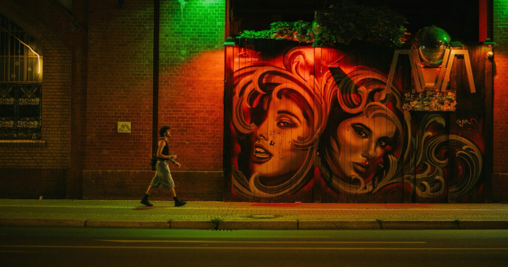 Dr. Mehmet Gökhan Uzuner ile Postmodernizm ve Sanat